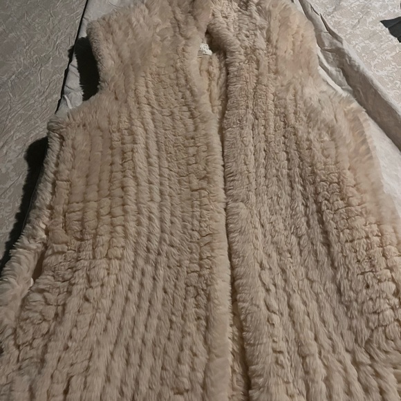 Donna SaIyers Fabulous Furs Faux Fur Knitted Vest - Picture 7 of 7